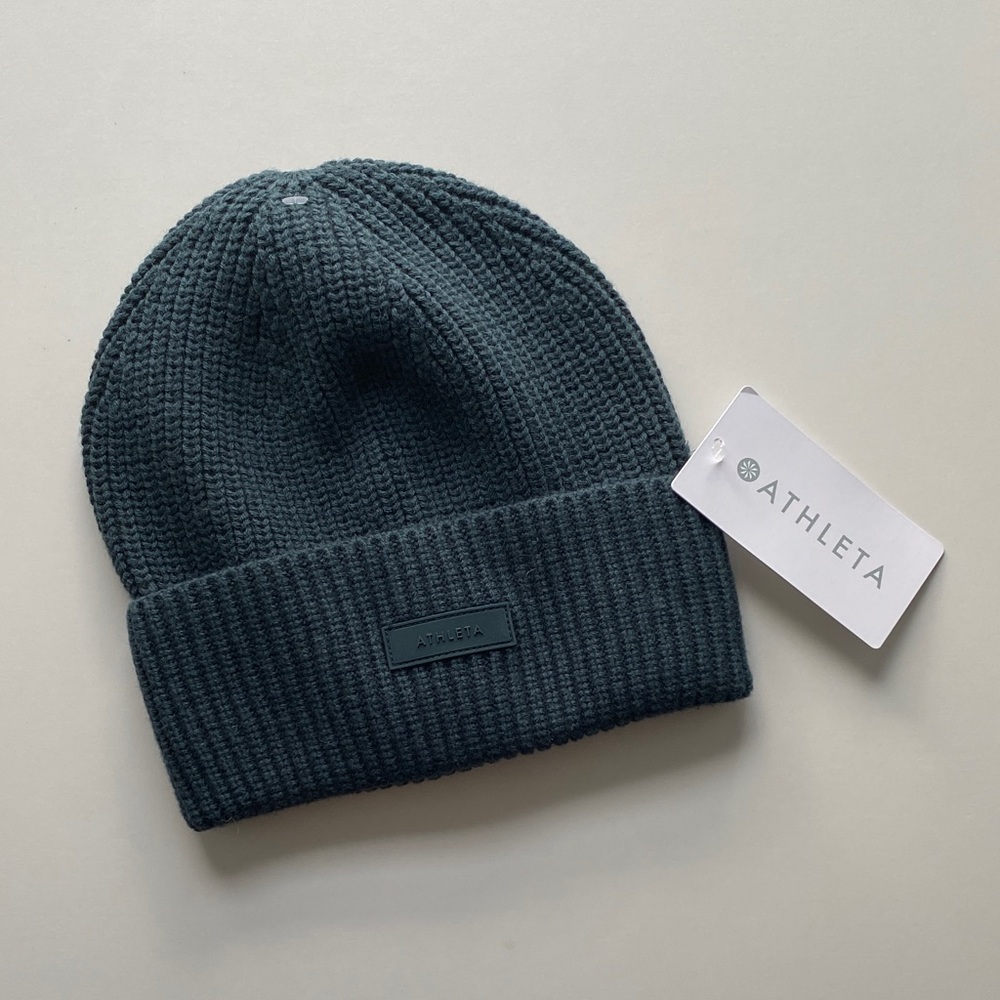 Athleta Cypress Cozy Hour Beanie Knit Hat, Womens One Size (runs small), NWT
